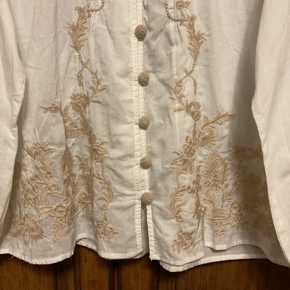 NWT White Cotton Embroidered Crochet Buttons Woman Top Size US XL - Picture 4 of 10